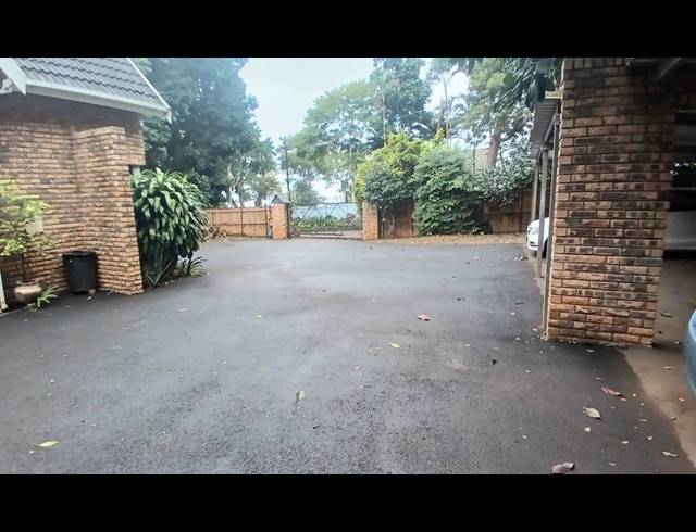 6 BEDROOM HOUSE FOR SALE IN KLOOF